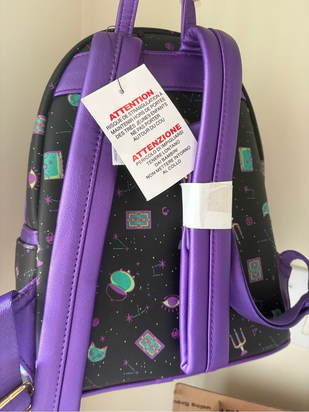 Loungefly Black Hocus Pocus backpack - Disney Parks - Picture 2 of 5